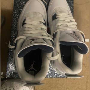 Bought worn twice don’t really like 4s.OBO